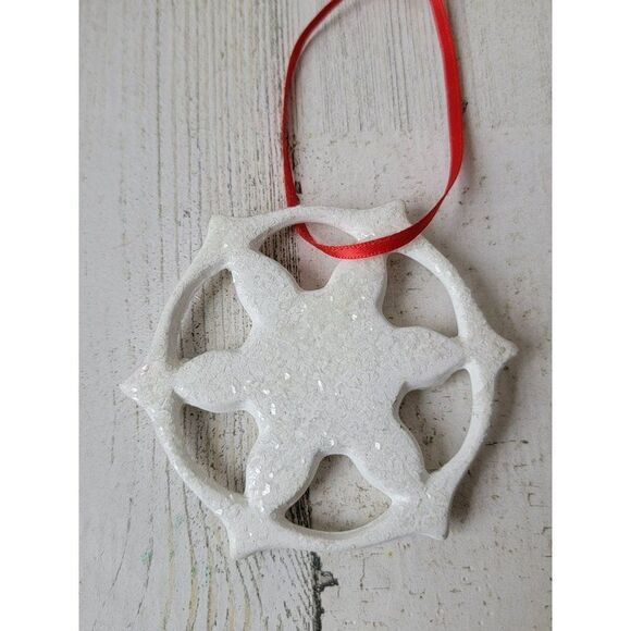 White glitter ceramic snowflake ornament Xmas decor - Picture 1 of 3